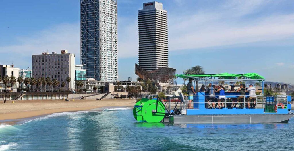 Activité EVJF Barcelone : beer boat